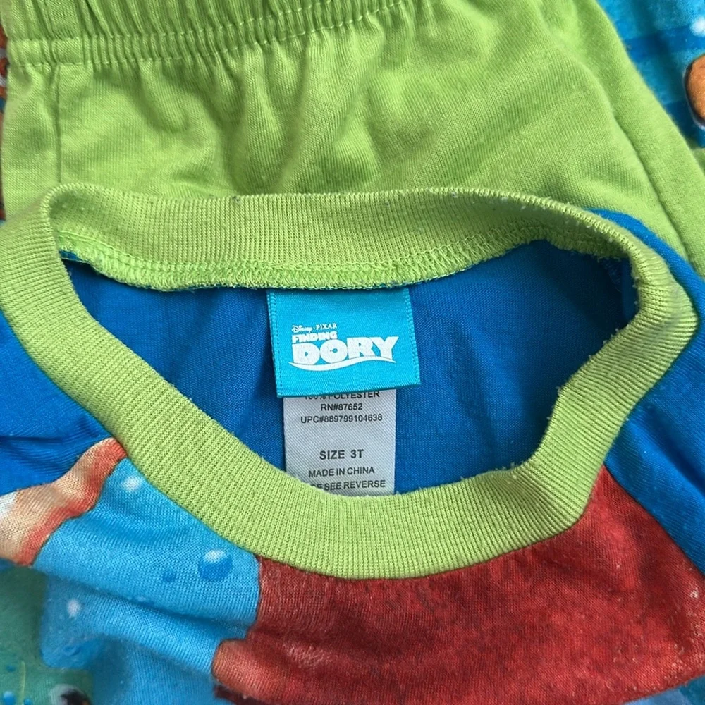 Sibling Disney clothes 3T,5 - Picture 5 of 10